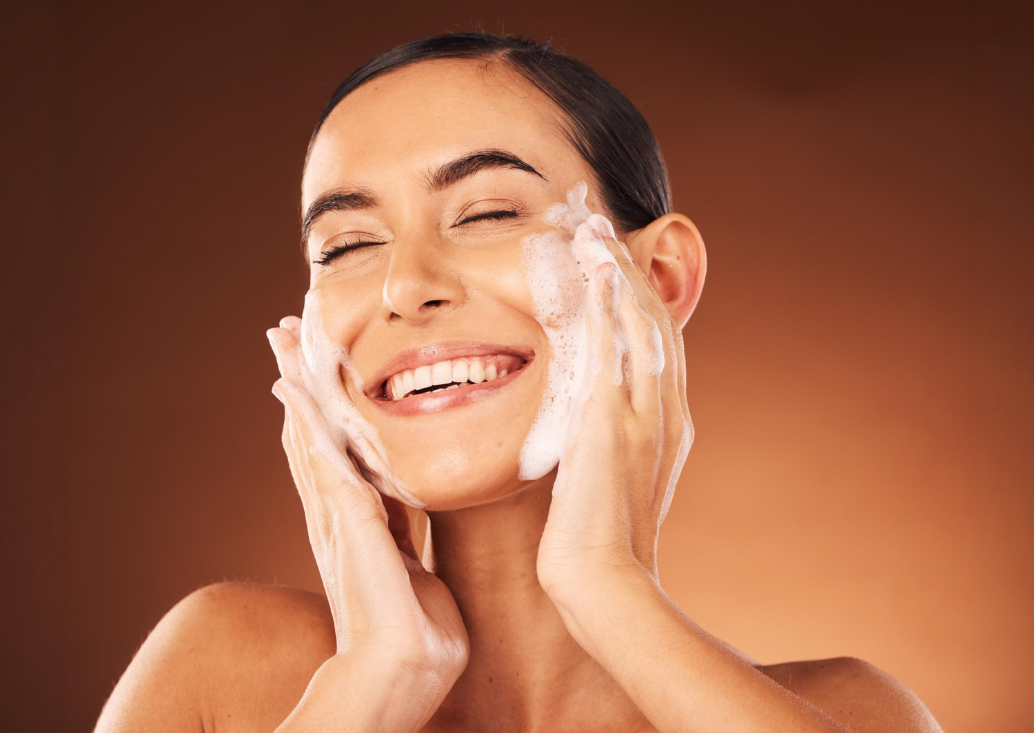 6 Reasons Why Skin Whitening Soap is the best Solution for Clear and Radiant Skin